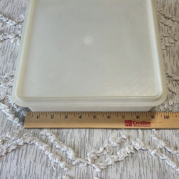 Vintage Tupperware Snack-Store 514-19 Storage Container 9x9 - Picture 7 of 7
